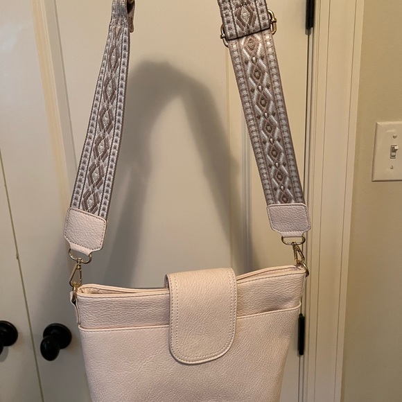Purse - Picture 2 of 4
